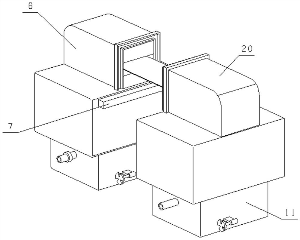 Intelligent oil-water separation device for water surface cleaning