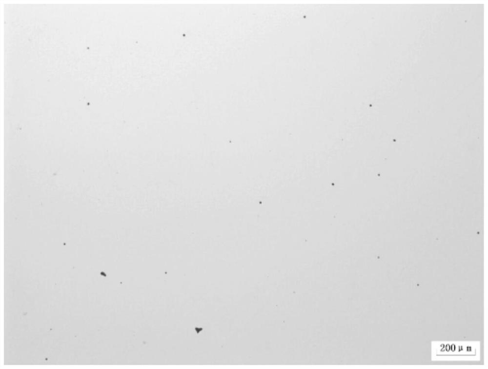 Solid solution heat treatment method for reducing solid solution hole content of high-rhenium nickel-based single crystal superalloy