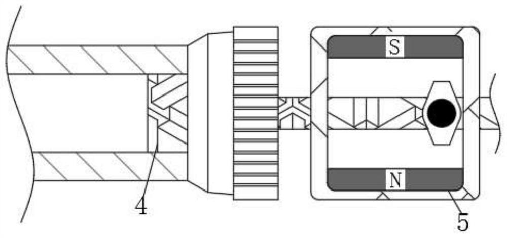 Pulper cleaning device for solving problem of shredded paper adhering to inner wall