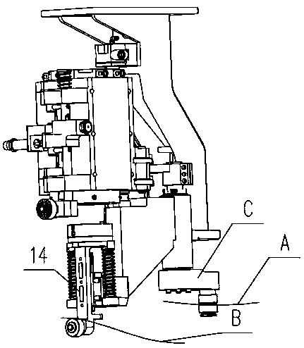 Bottom mould linking device for bottle blowing machine