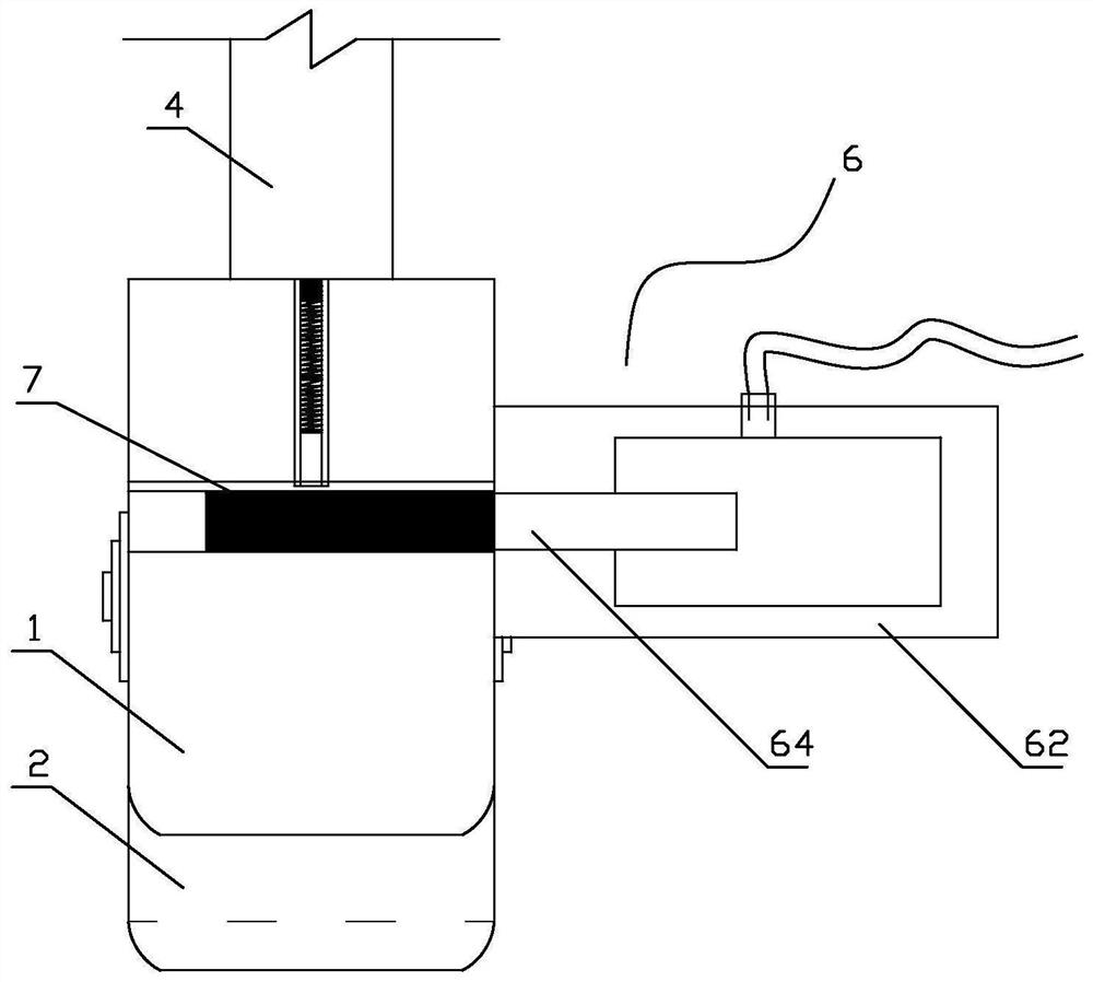 Automatic unhooking and hooking device for hoisting of soil collecting carriage in subway shield tunnel construction