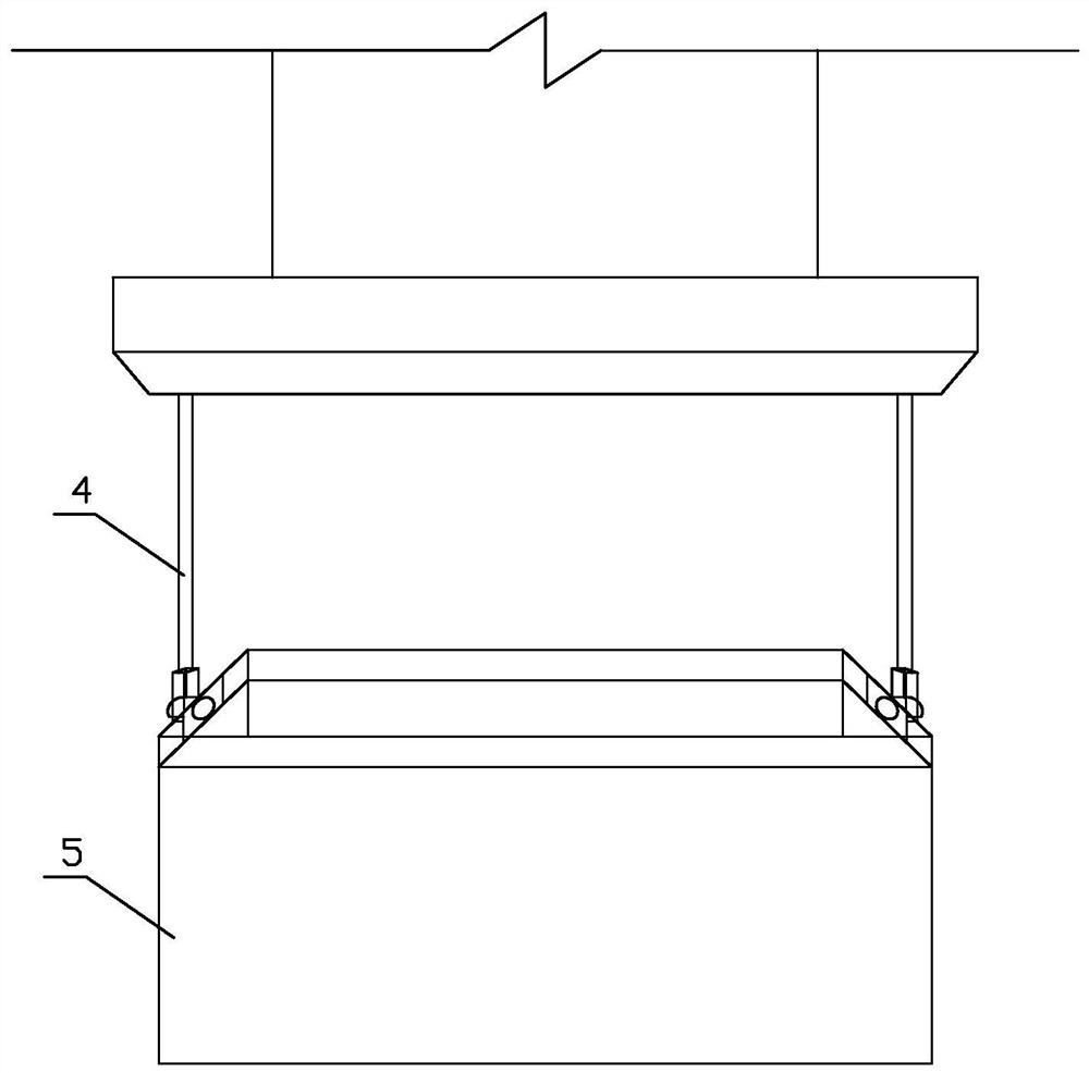 Automatic unhooking and hooking device for hoisting of soil collecting carriage in subway shield tunnel construction