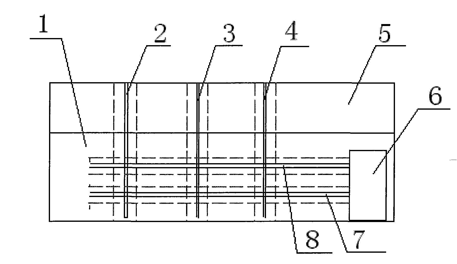 Method for extracting coalbed gases from coal mines by upper and lower combination