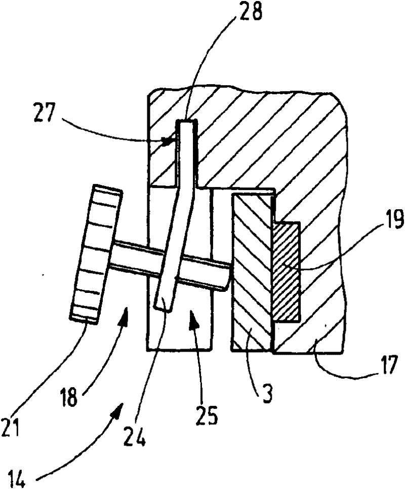 Yarn delivery device with overload-protected fastening gripper