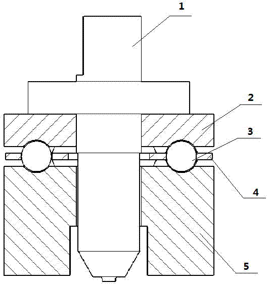 Stirring friction connecting device capable of reducing deformation and removing flashes