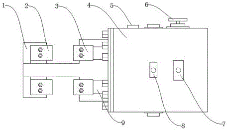 Spinning type manually-operated hydraulic steel bar cutting-off device capable of working in two directions