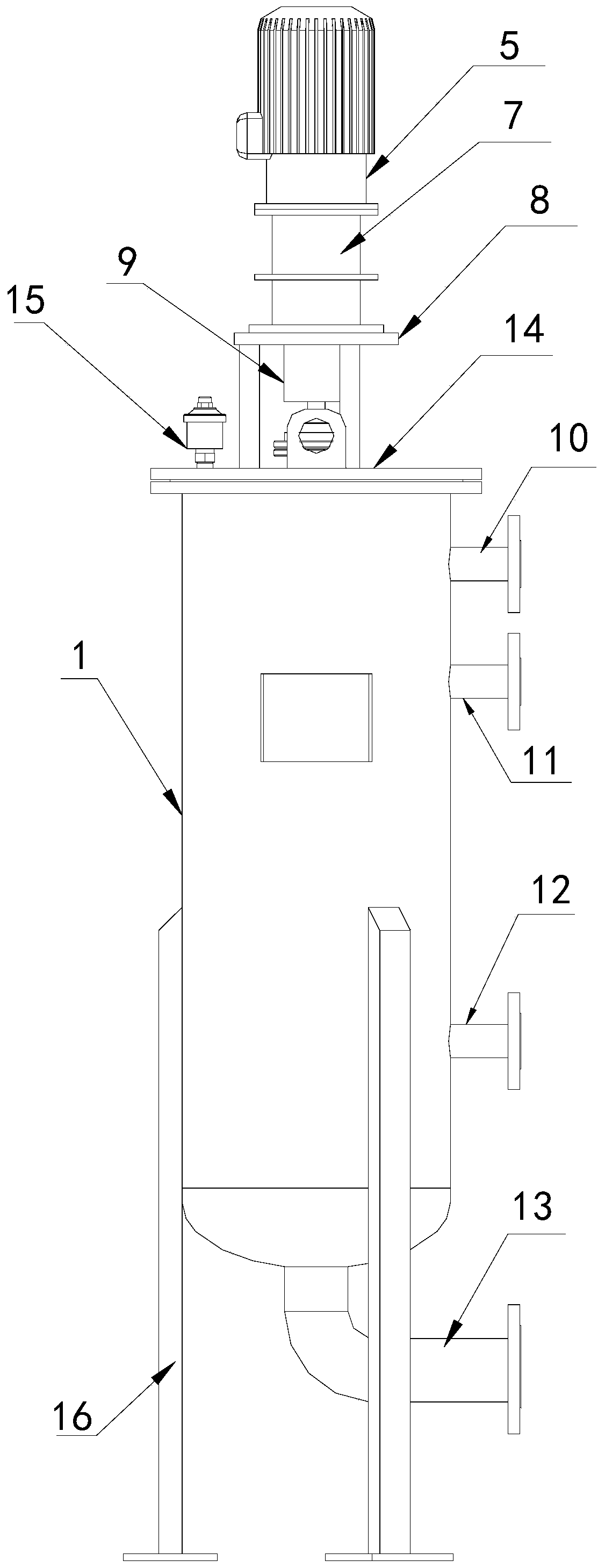 Stirring and filtering device for circulating pulp used in papermaking through glass fibers