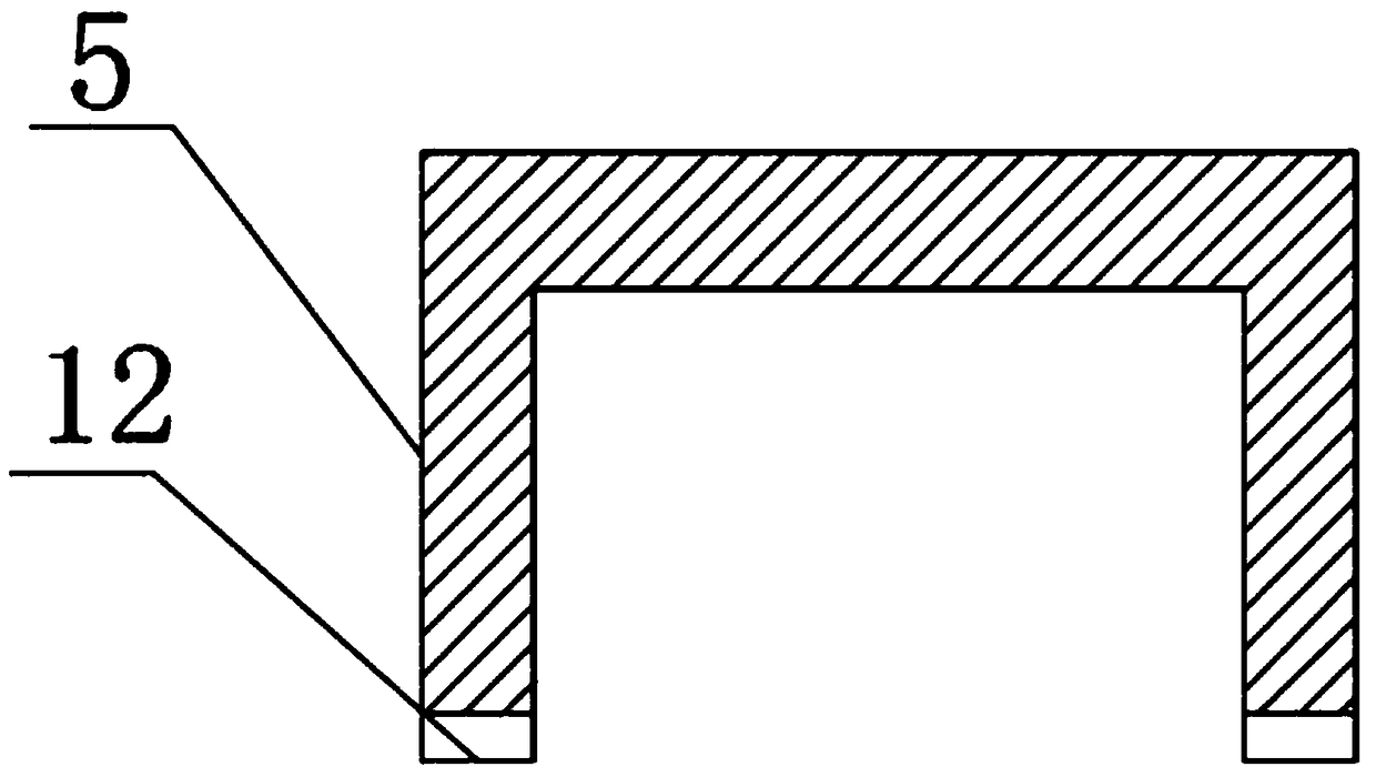 Closed CNC machine guide rail protective cover