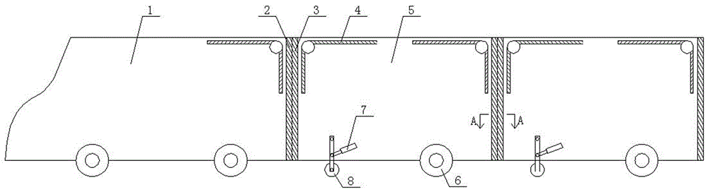 Combined type shuttle bus suitable for obviously fluctuant passenger flow volume