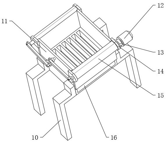 A pulverizing device for solid waste treatment