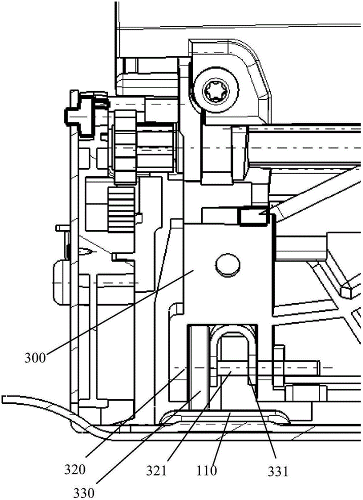 Reflective screen retracting/spreading device of head-up display