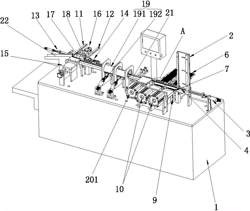 Automatic assembling machine for header connector