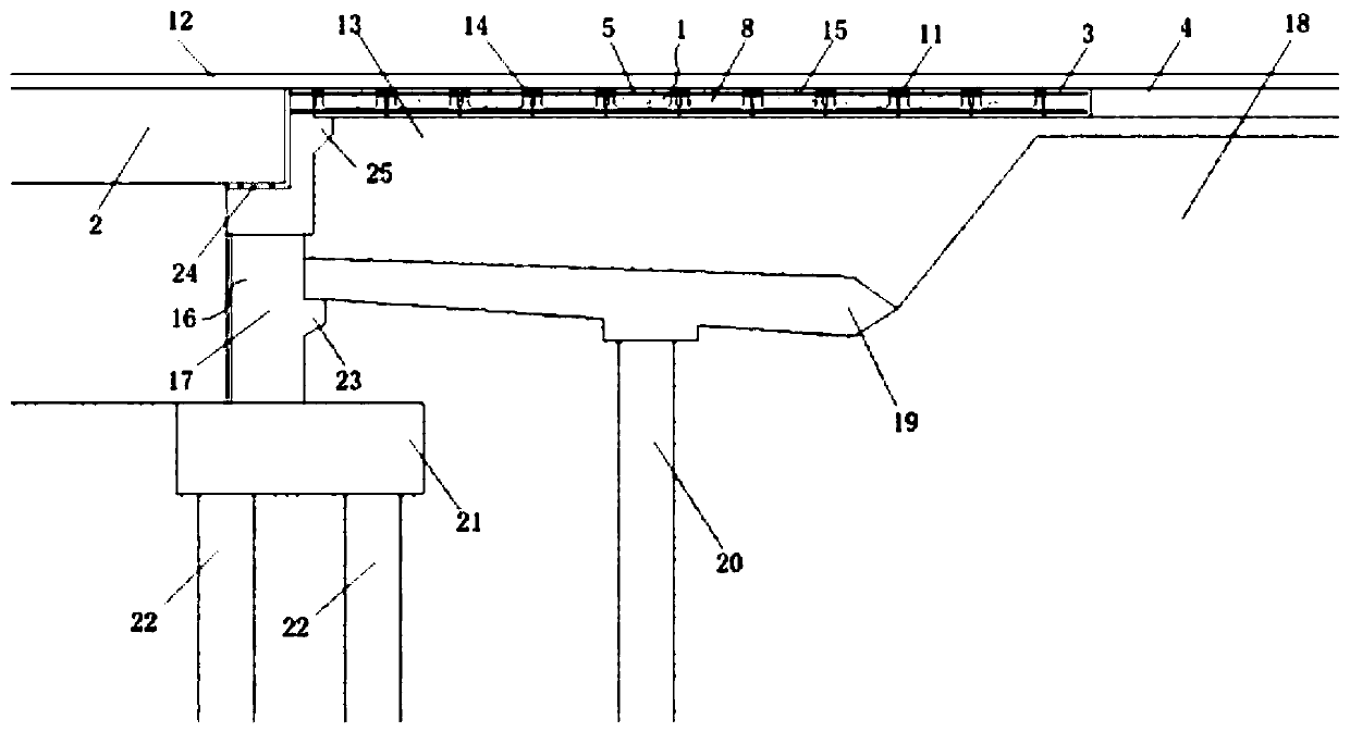 Transition structure for preventing and treating bump at bridge-head and construction method thereof