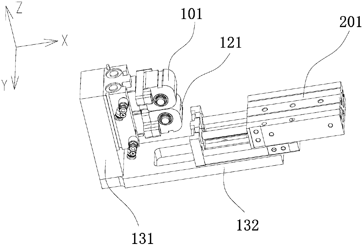 Film-tearing equipment based on knurling film-removing mechanism and working method thereof