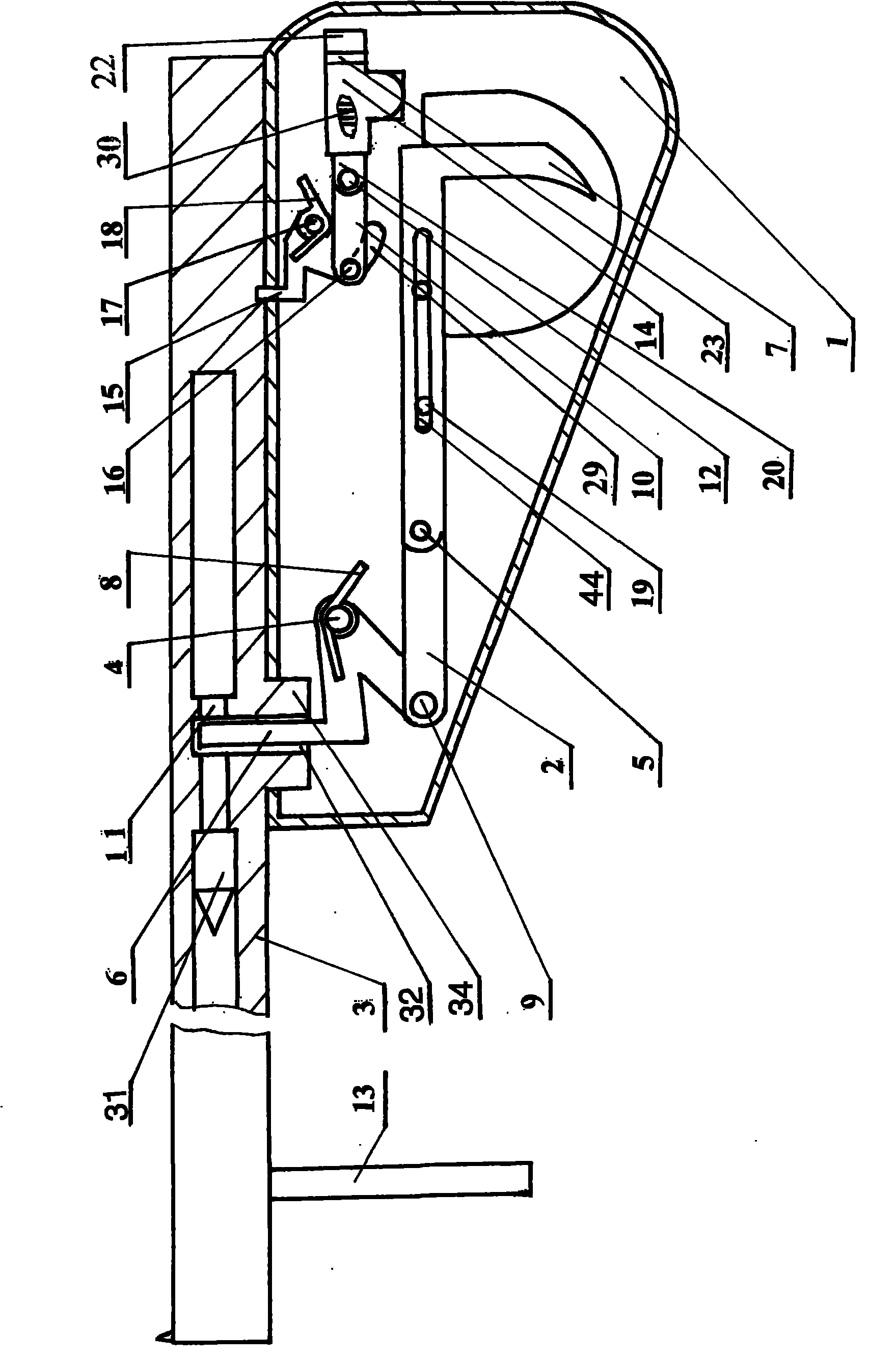 Corner shot capable of rotating and cocking simultaneously