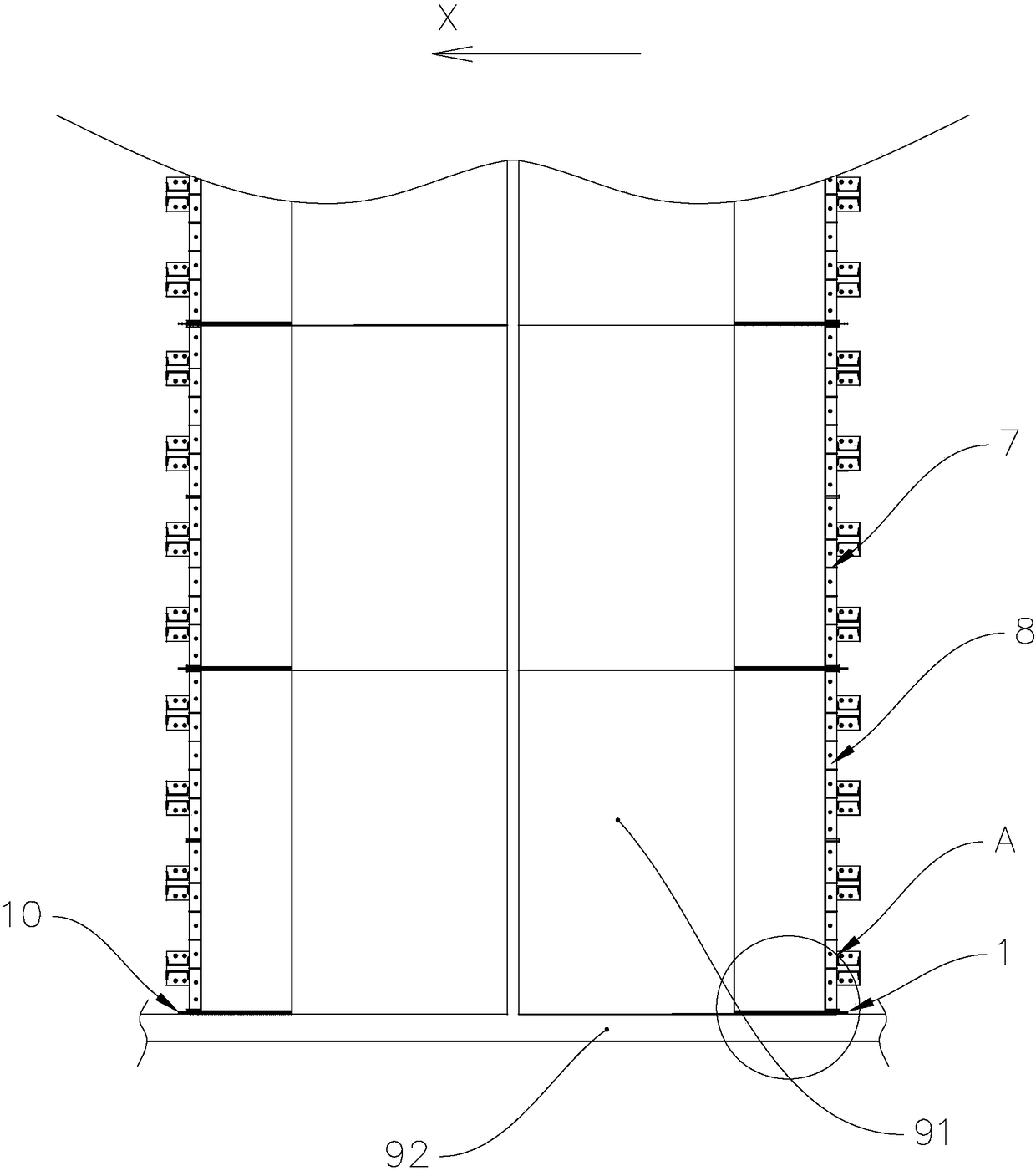 Joint construction method and construction device for horizontal partition of flexible bridge pier