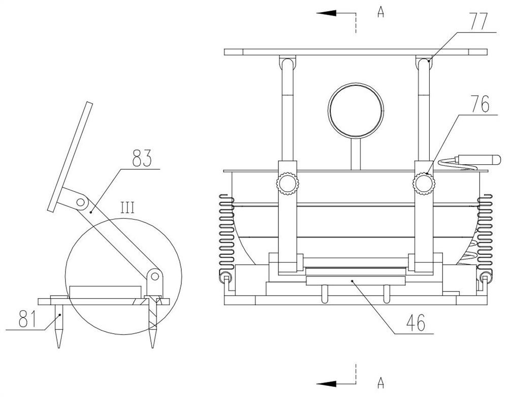 A small outdoor water spray bath without electricity connection based on clean energy