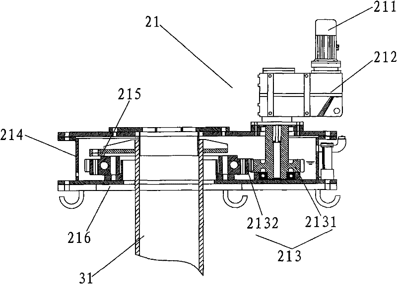 Machine capable of independently stirring and scraping mud