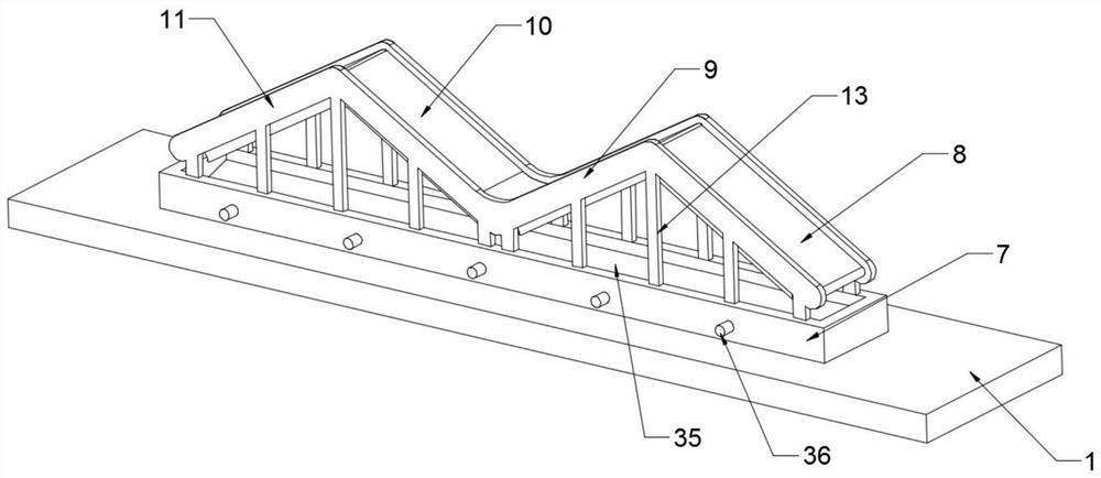 Snail meat processing and quick-freezing device facilitating clearing of inner wall ice