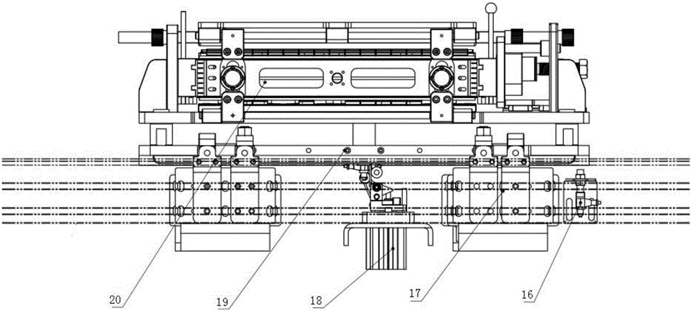 Circular material conveying system of robot welding device