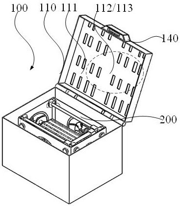 Cleaning and disinfecting device for medical apparatus and instruments