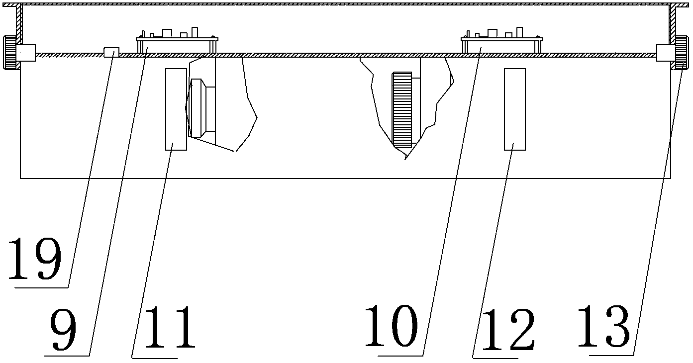 Continuous reflection type laser detection device