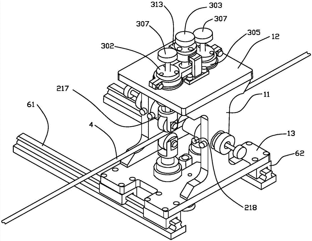 Optical cable peeling device