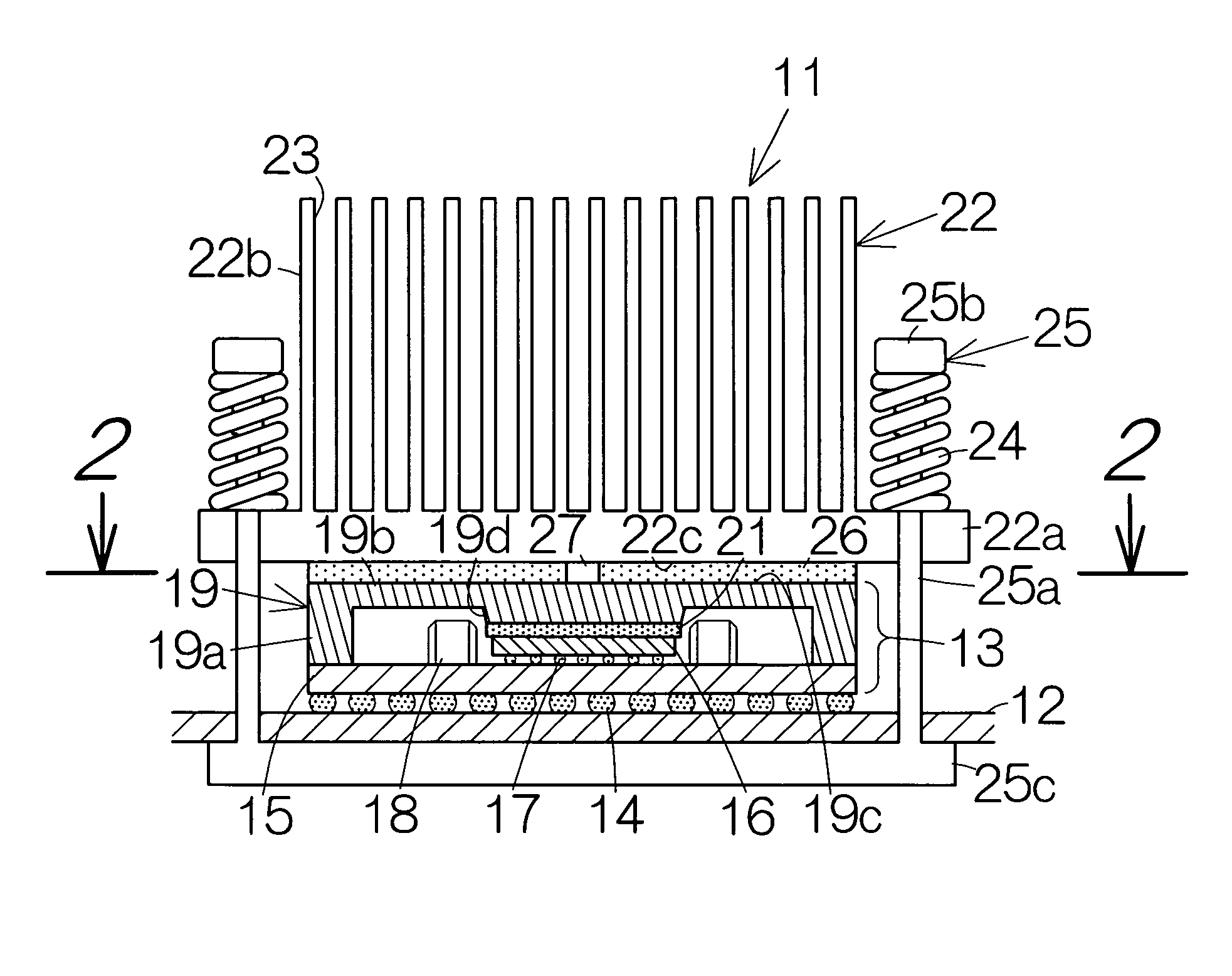 Electronic component package including heat spreading member