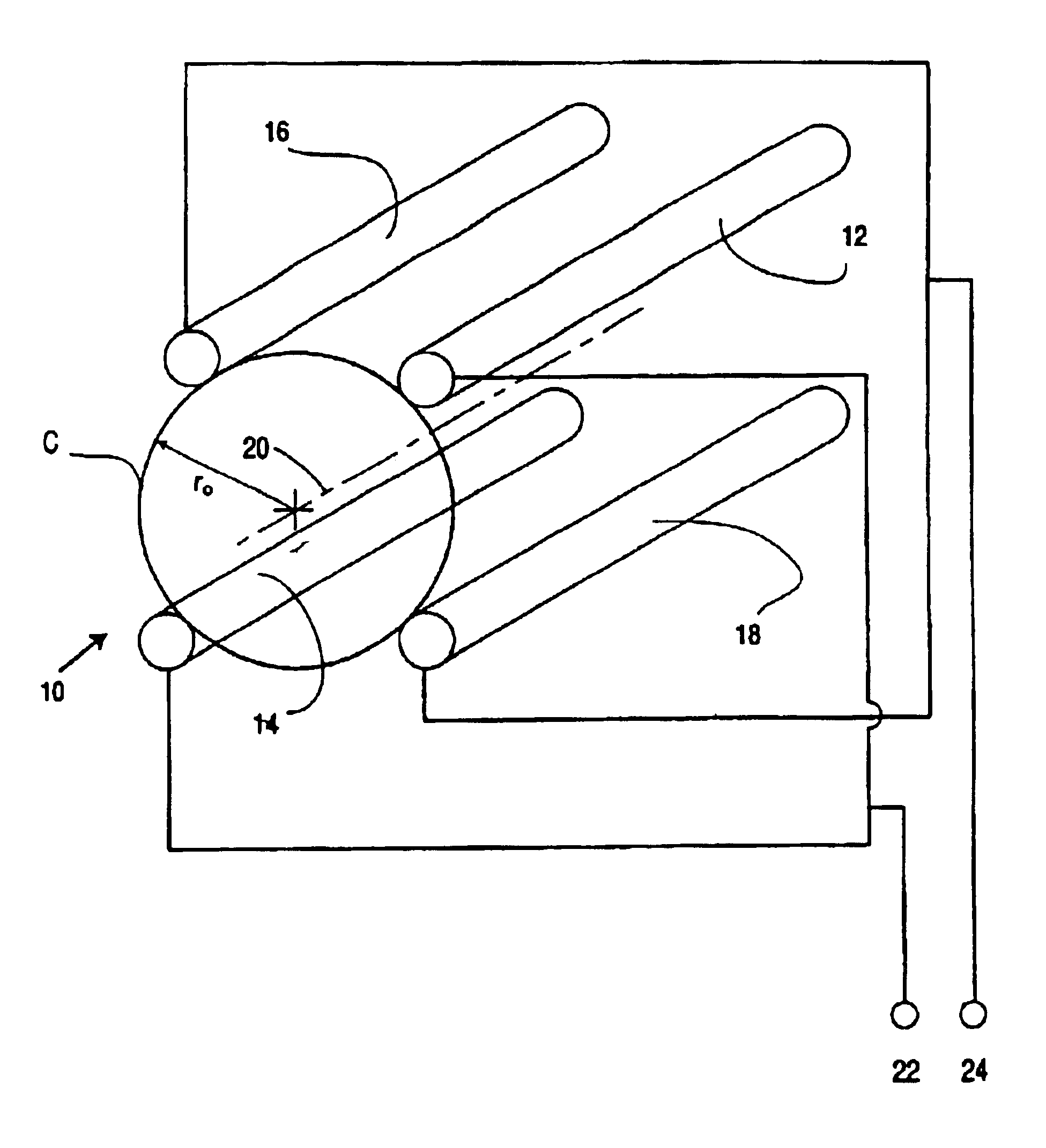 Geometry for generating a two-dimensional substantially quadrupole field