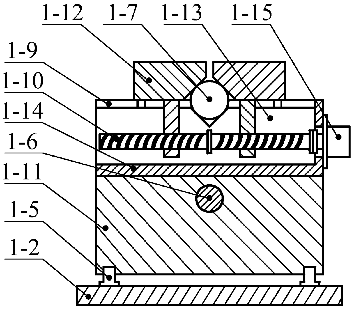 Aircraft engine key part numerical control broaching center and broaching method thereof