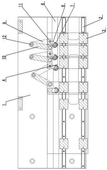 Roller type bottle preform separation mechanism of plastic bottle blowing machine