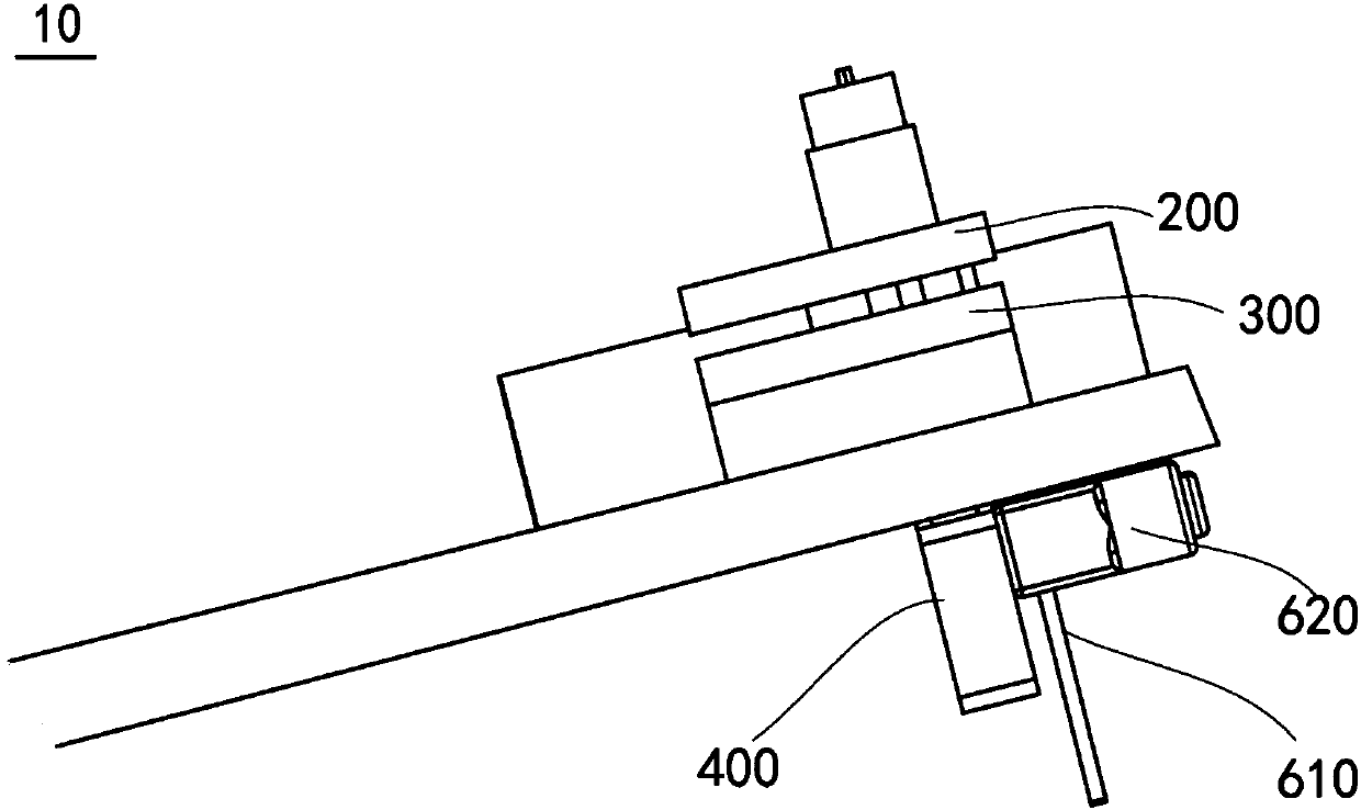 Automatic adjusting device of press die of collar press and collar press