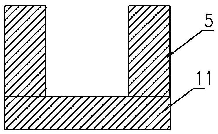 Bridge pier anti-collision device on width-limited central separating strip