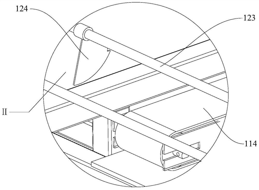 Auxiliary assembly for packaging and packaging machine