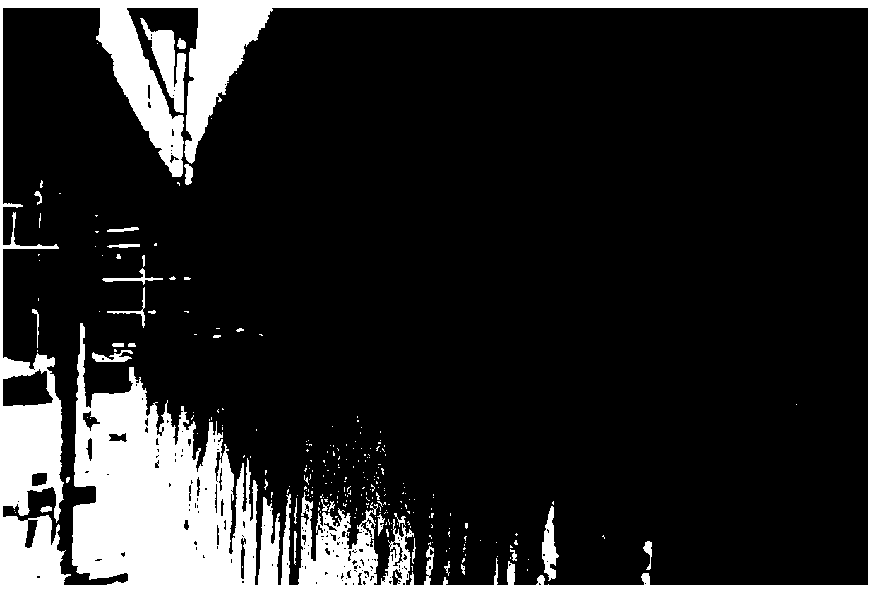 Treating method for enabling tank bottom of large-scale flat-bottom storage tank to be attached to supporting surface of foundation bearing platform