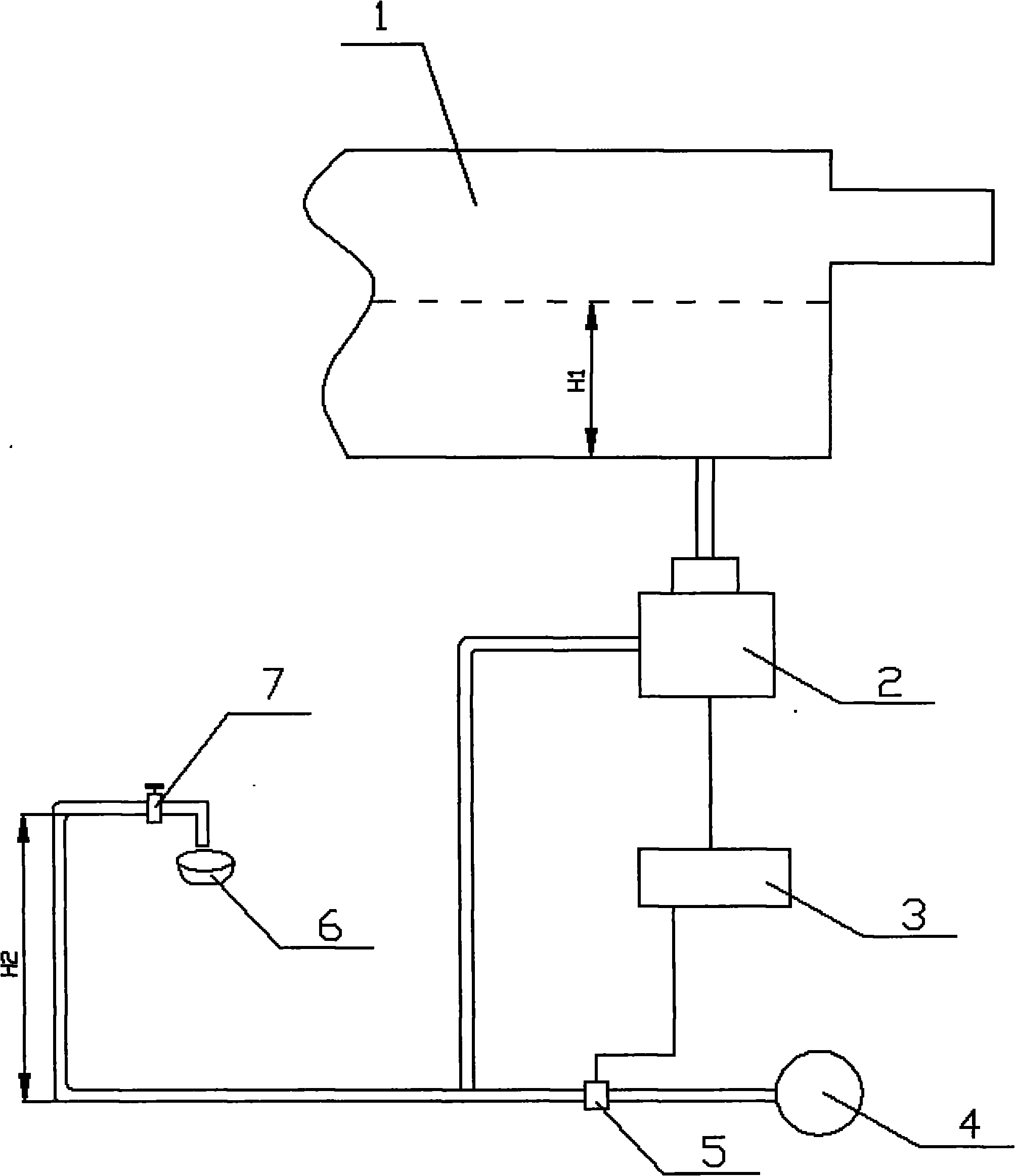 Solar water heater barrier-free hot water discharging system