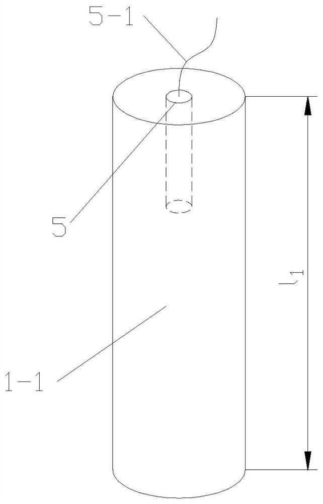 A kind of tunnel smooth blasting method of surrounding eye water interval charging method