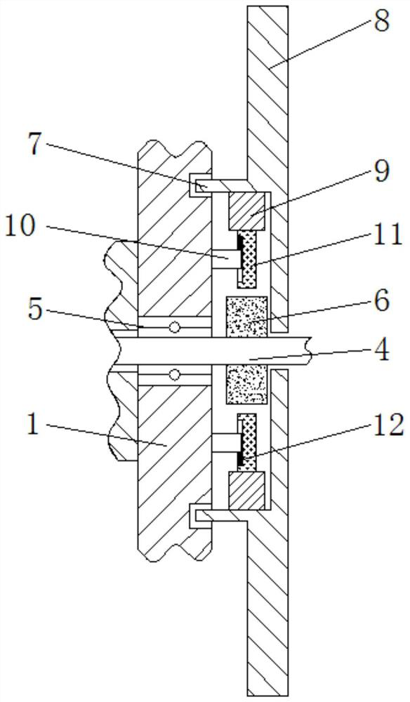 A self-centering yarn drum positioning device for twisting machine