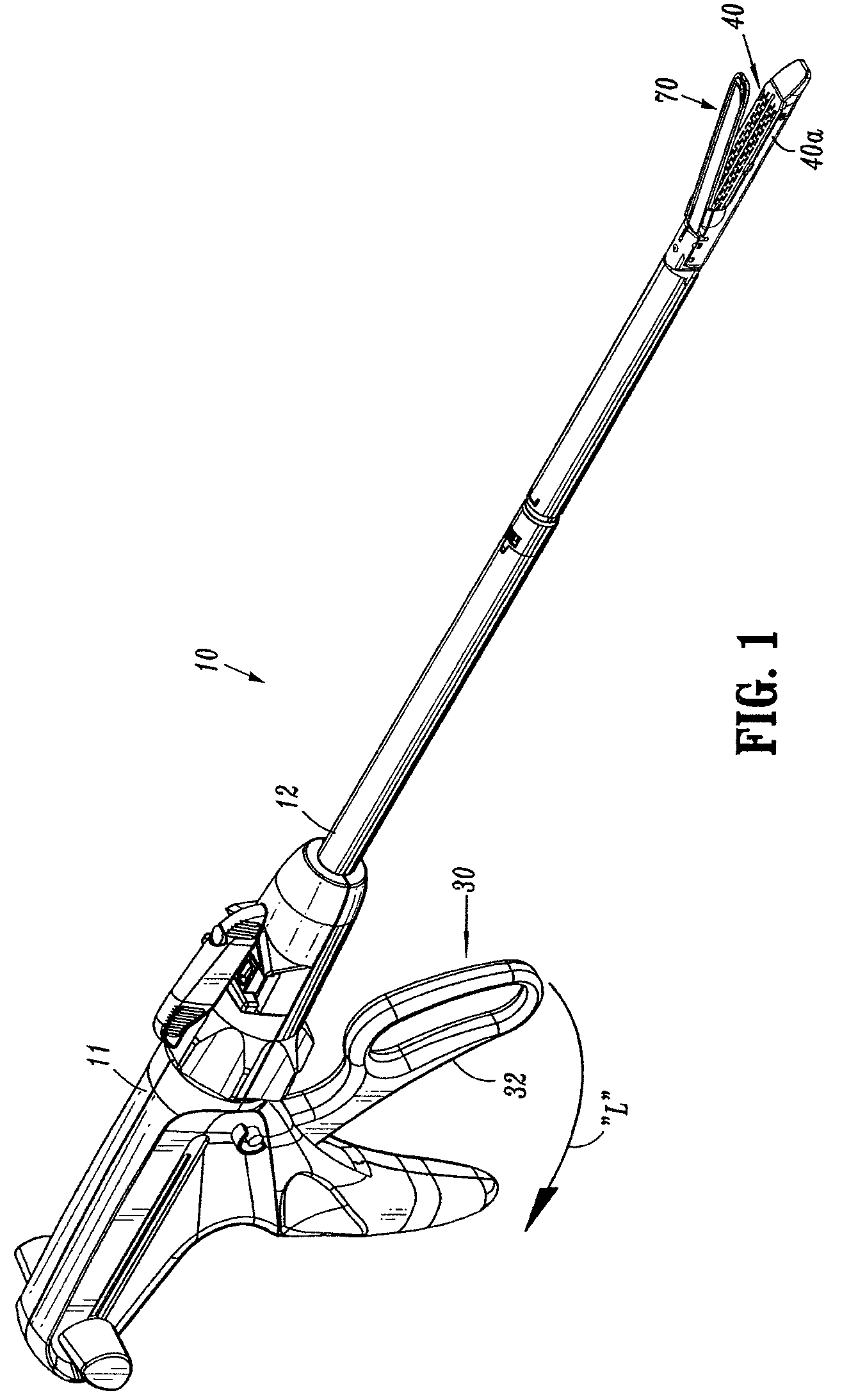 Pair of double staple pusher in triple row stapler