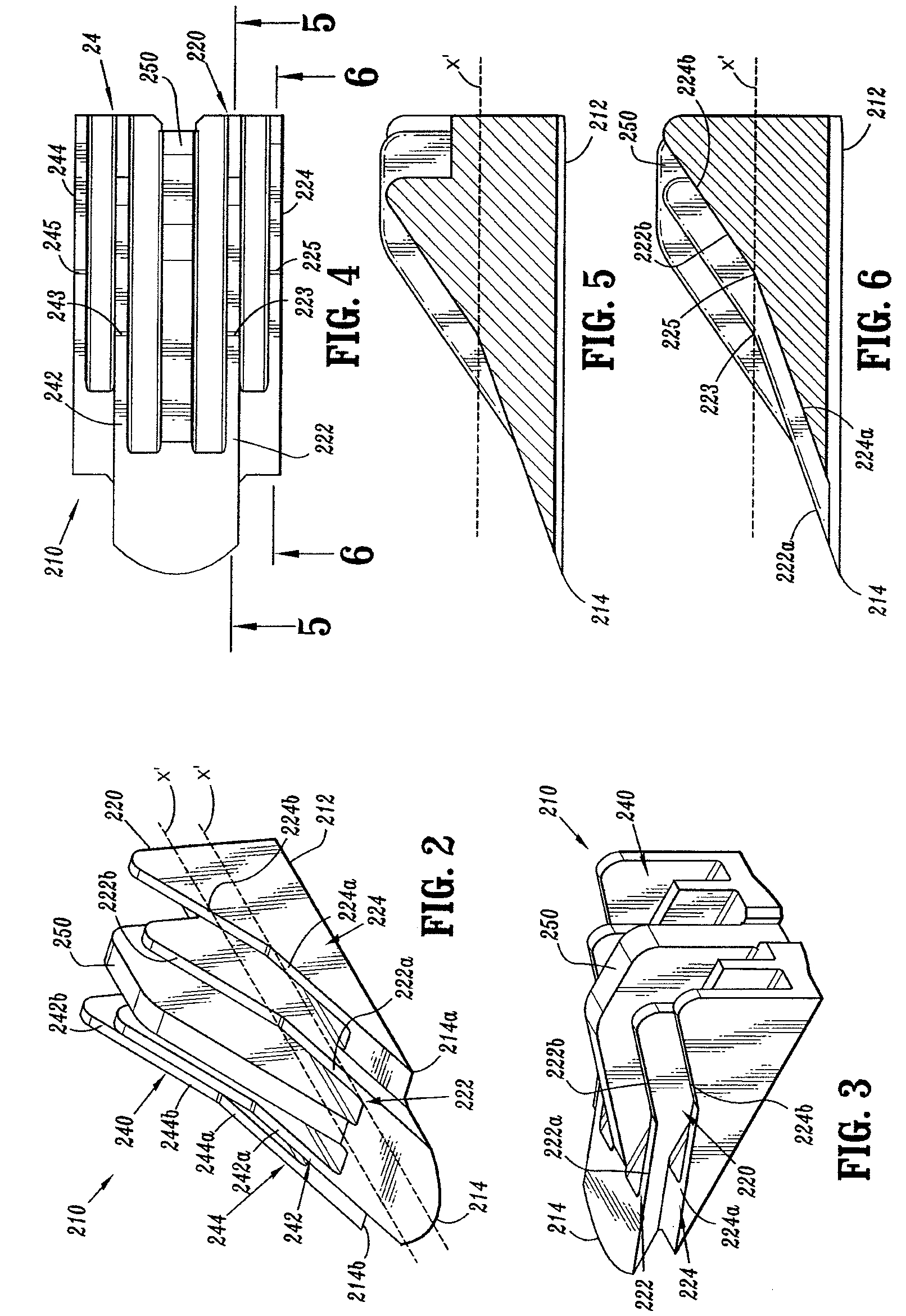 Pair of double staple pusher in triple row stapler