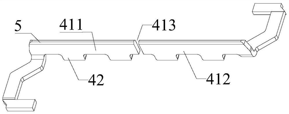 A low electrical noise board-to-board connector