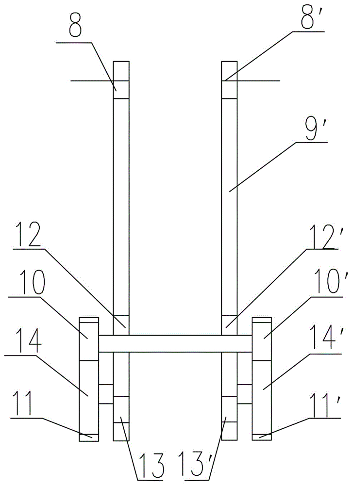 Single-reversing oil pumping unit with triangular chains