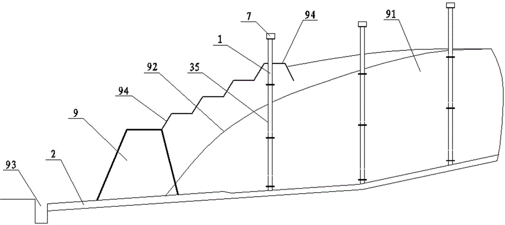 A high-efficiency vertical seepage drainage device for tailings pond