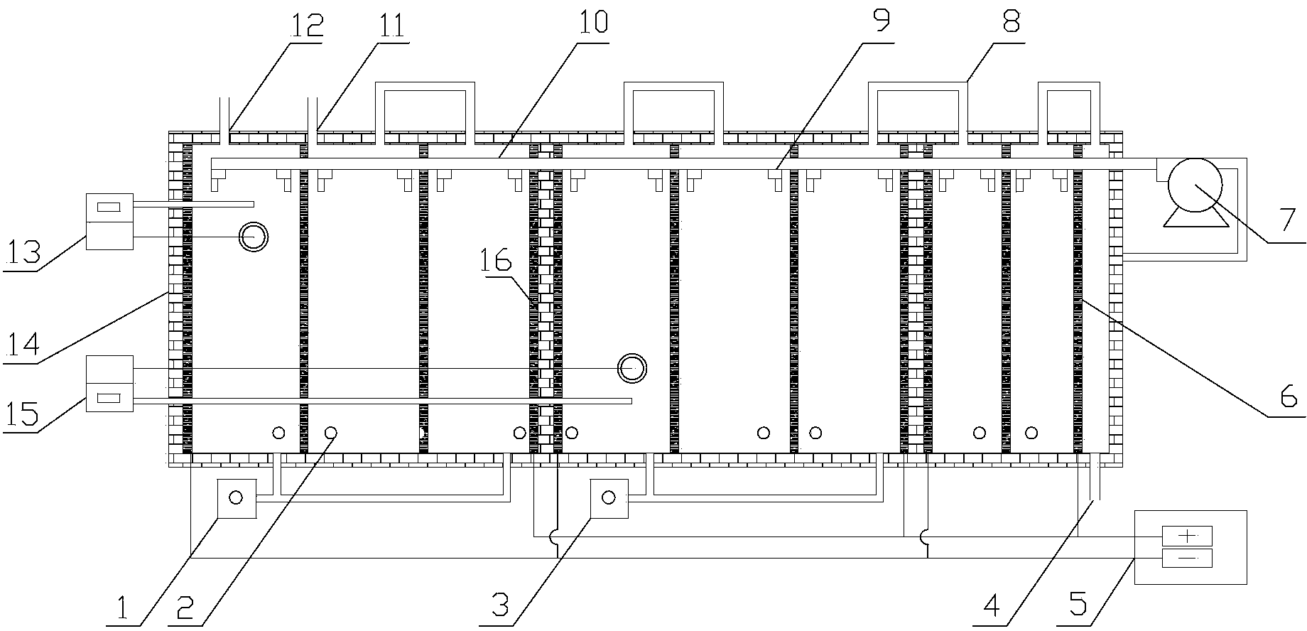 Device and method for processing chemical wastewater with salinity higher than 10%