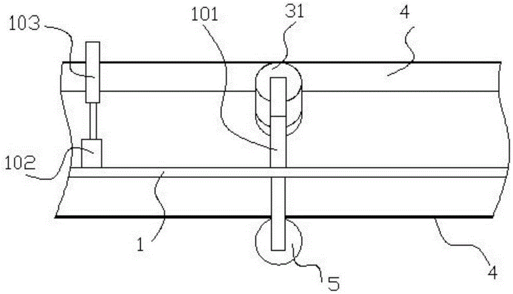 Preliminary-grinding and leakage-proof transport device for lime kiln