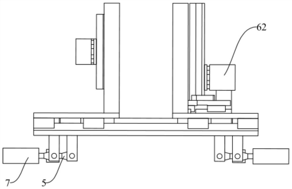 Belt connecting device and belt connecting method