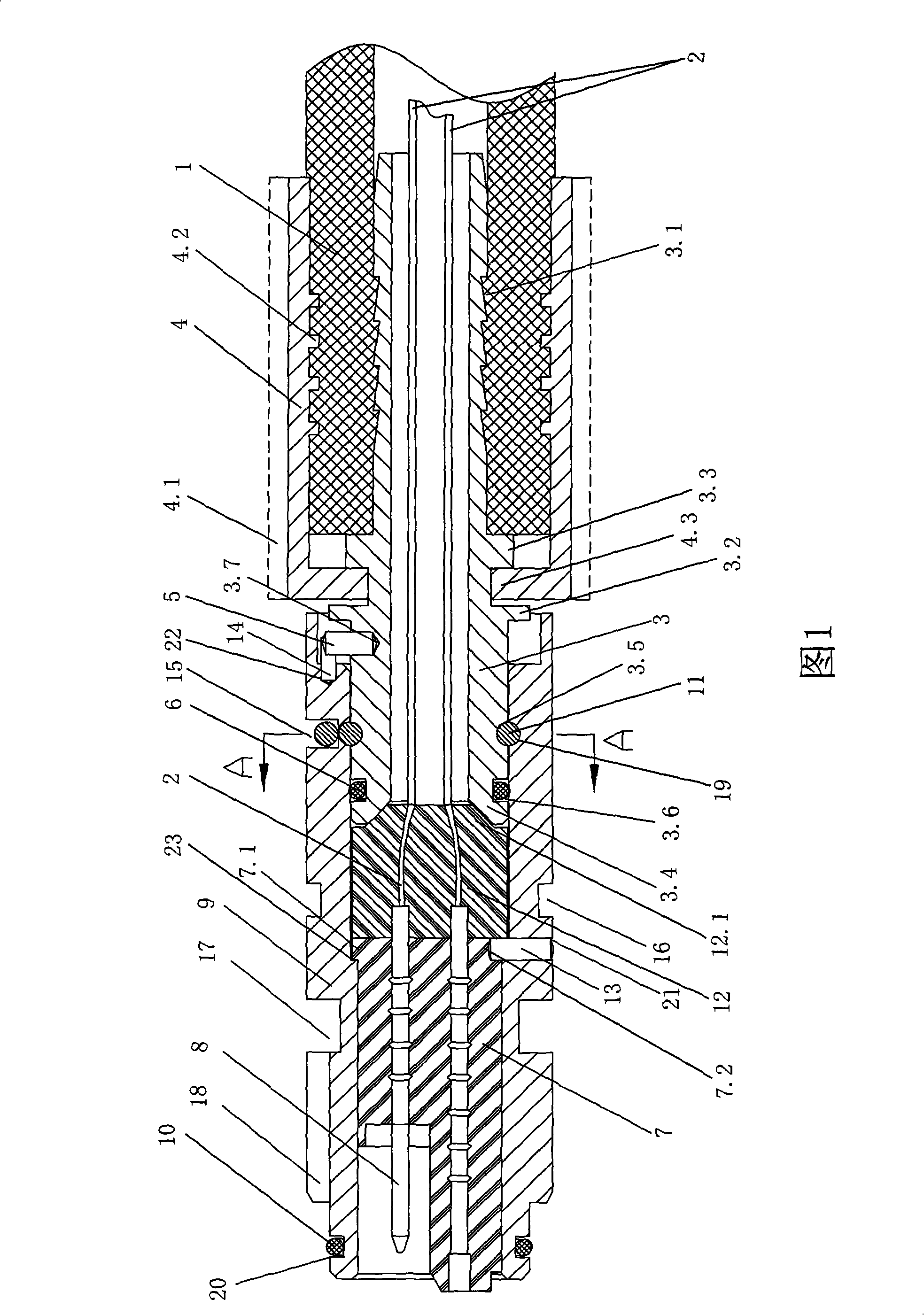 Plug type rotatable cable armouring connector