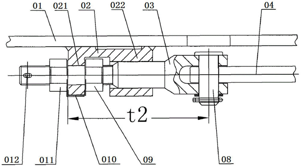 Bottom door clearance adjustment mechanism and hopper car