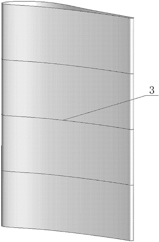 Transonic turbine blade with tapered channel and turbine using it