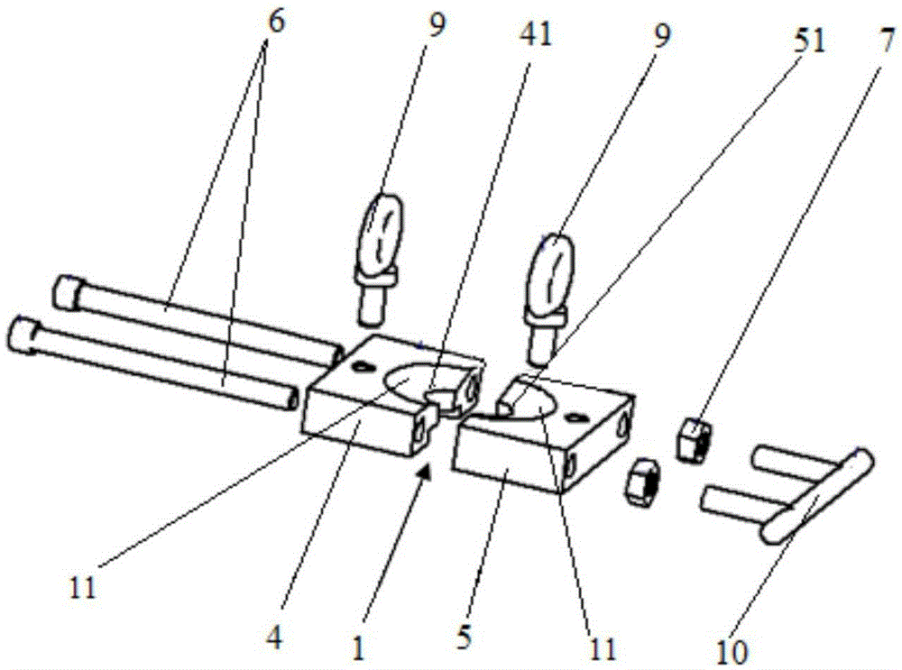 Clamping method and device for hoisting heavy cutter outside machining center magazine